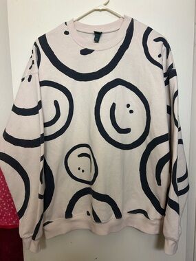 Wild Fable Crewneck with Black Smiley Circle Print Size M